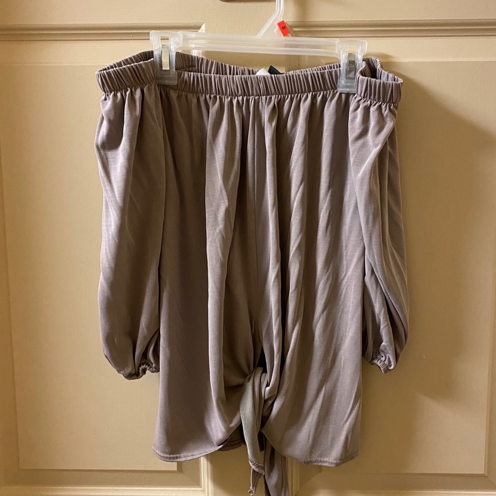 Off-the-shoulder Beige Windsor Top, XS but fits M